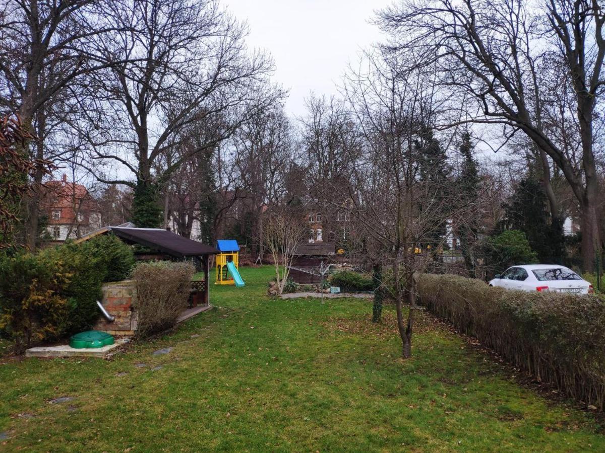 Ferienwohnung Mit 123Qm Fuer 8 Personen Mit Sehr Grossem Garten, Einfache Innen-Ausstattung Leipzig Dış mekan fotoğraf