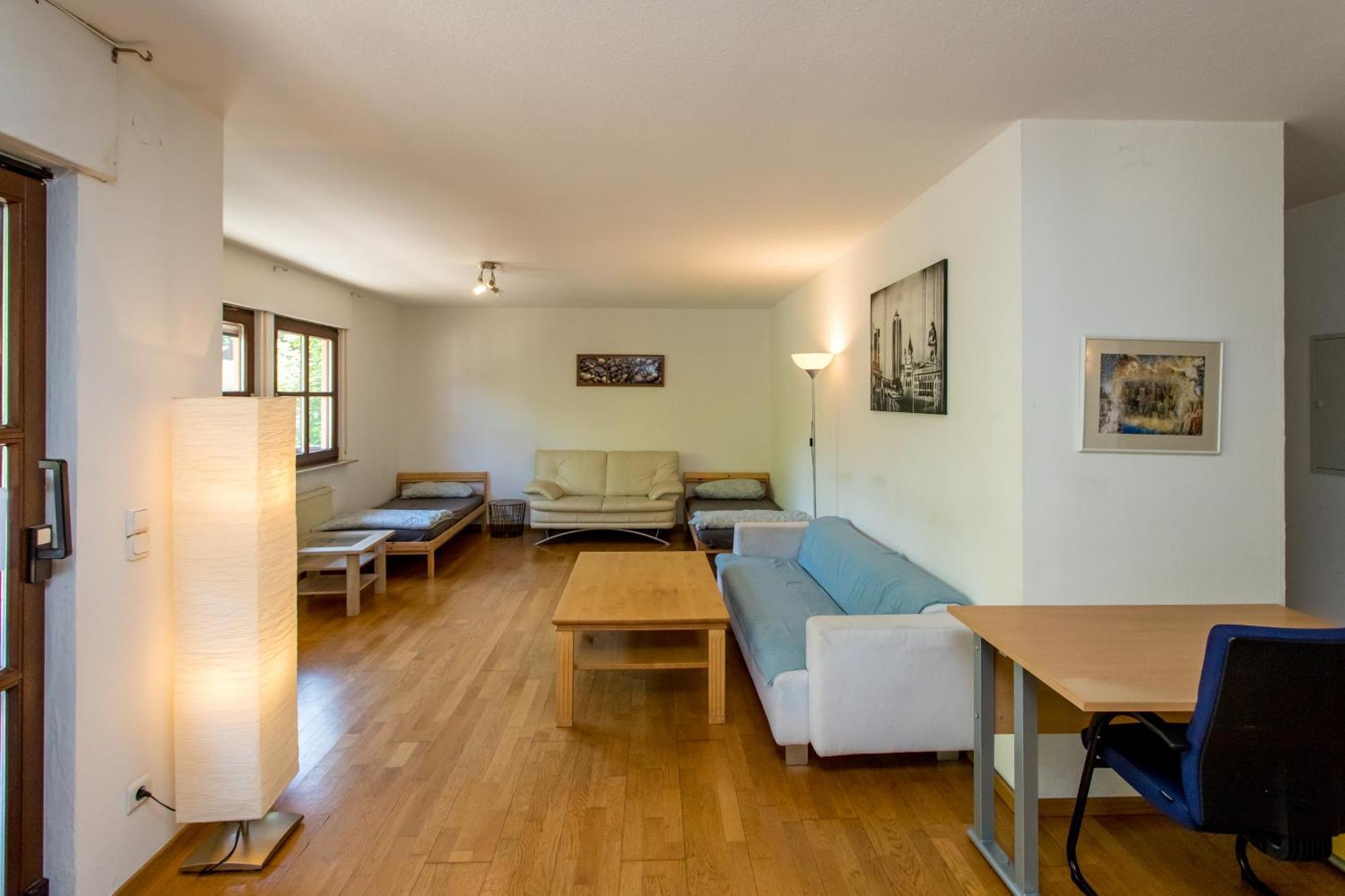 Ferienwohnung Mit 123Qm Fuer 8 Personen Mit Sehr Grossem Garten, Einfache Innen-Ausstattung Leipzig Dış mekan fotoğraf