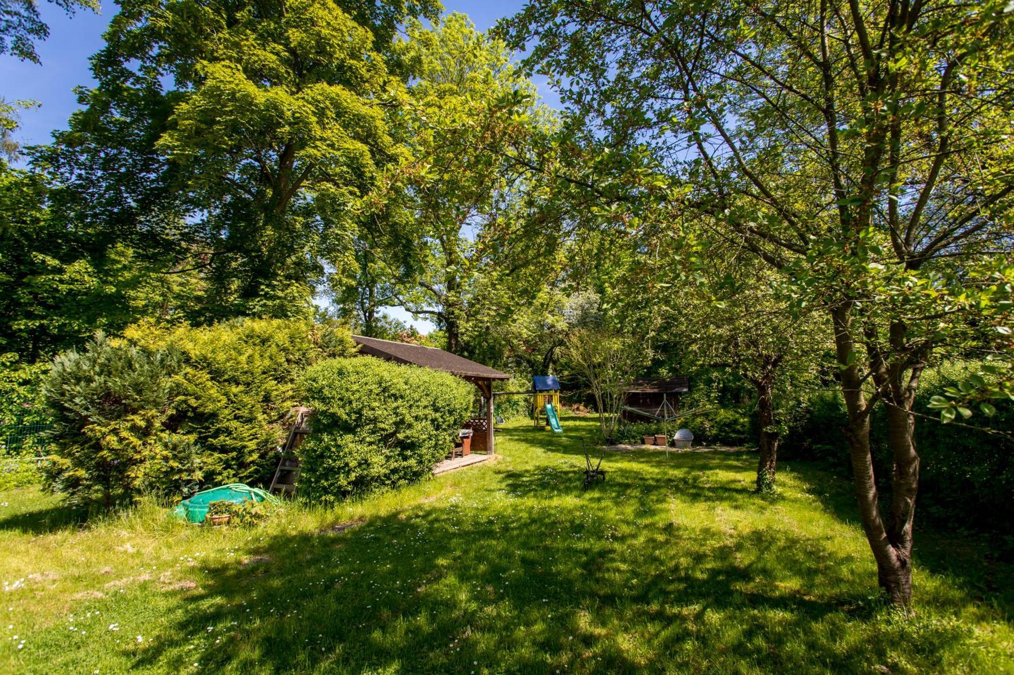 Ferienwohnung Mit 123Qm Fuer 8 Personen Mit Sehr Grossem Garten, Einfache Innen-Ausstattung Leipzig Dış mekan fotoğraf