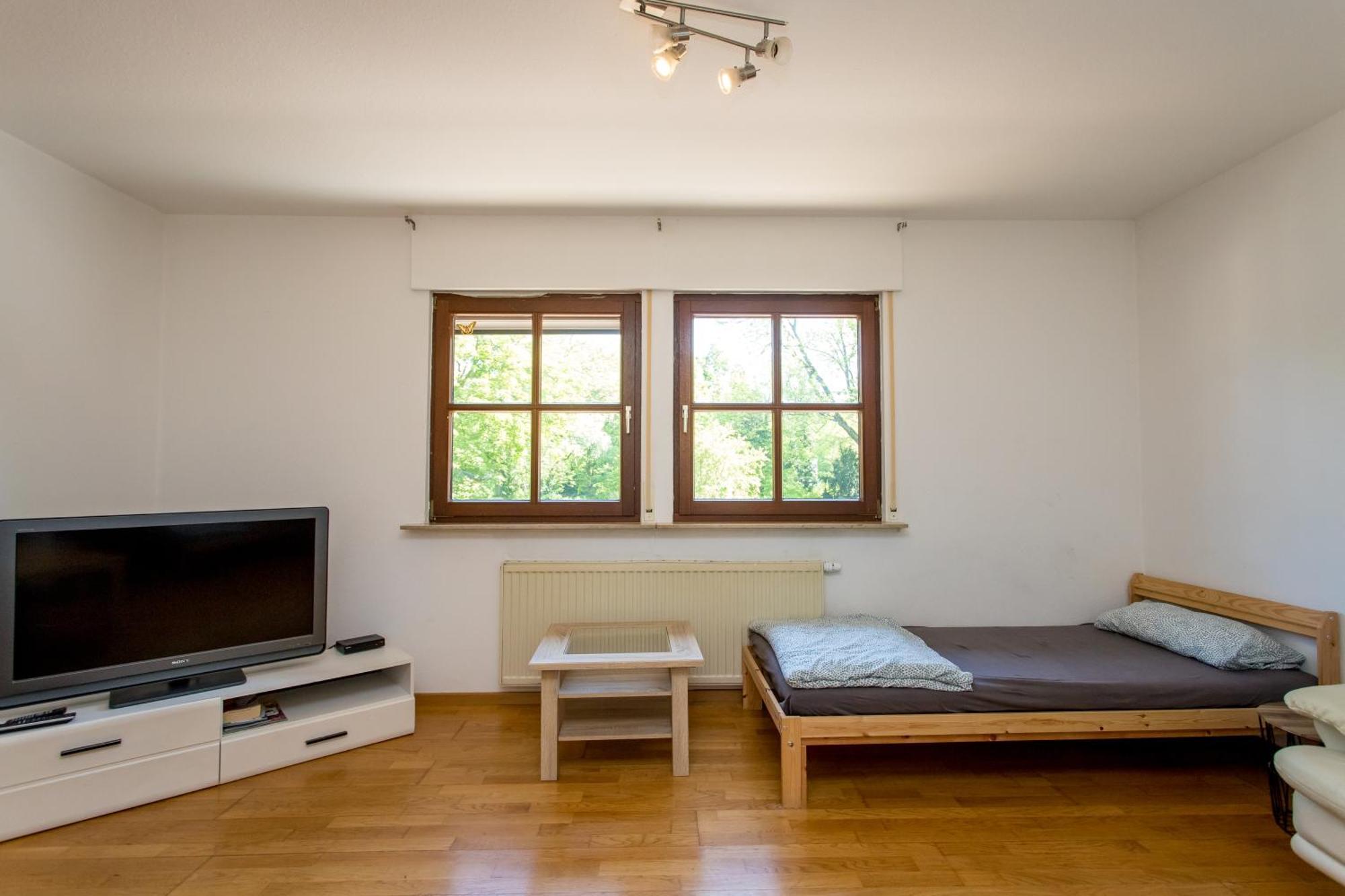 Ferienwohnung Mit 123Qm Fuer 8 Personen Mit Sehr Grossem Garten, Einfache Innen-Ausstattung Leipzig Dış mekan fotoğraf