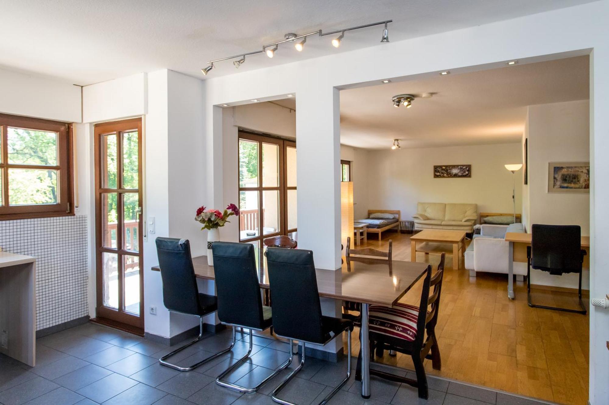 Ferienwohnung Mit 123Qm Fuer 8 Personen Mit Sehr Grossem Garten, Einfache Innen-Ausstattung Leipzig Dış mekan fotoğraf