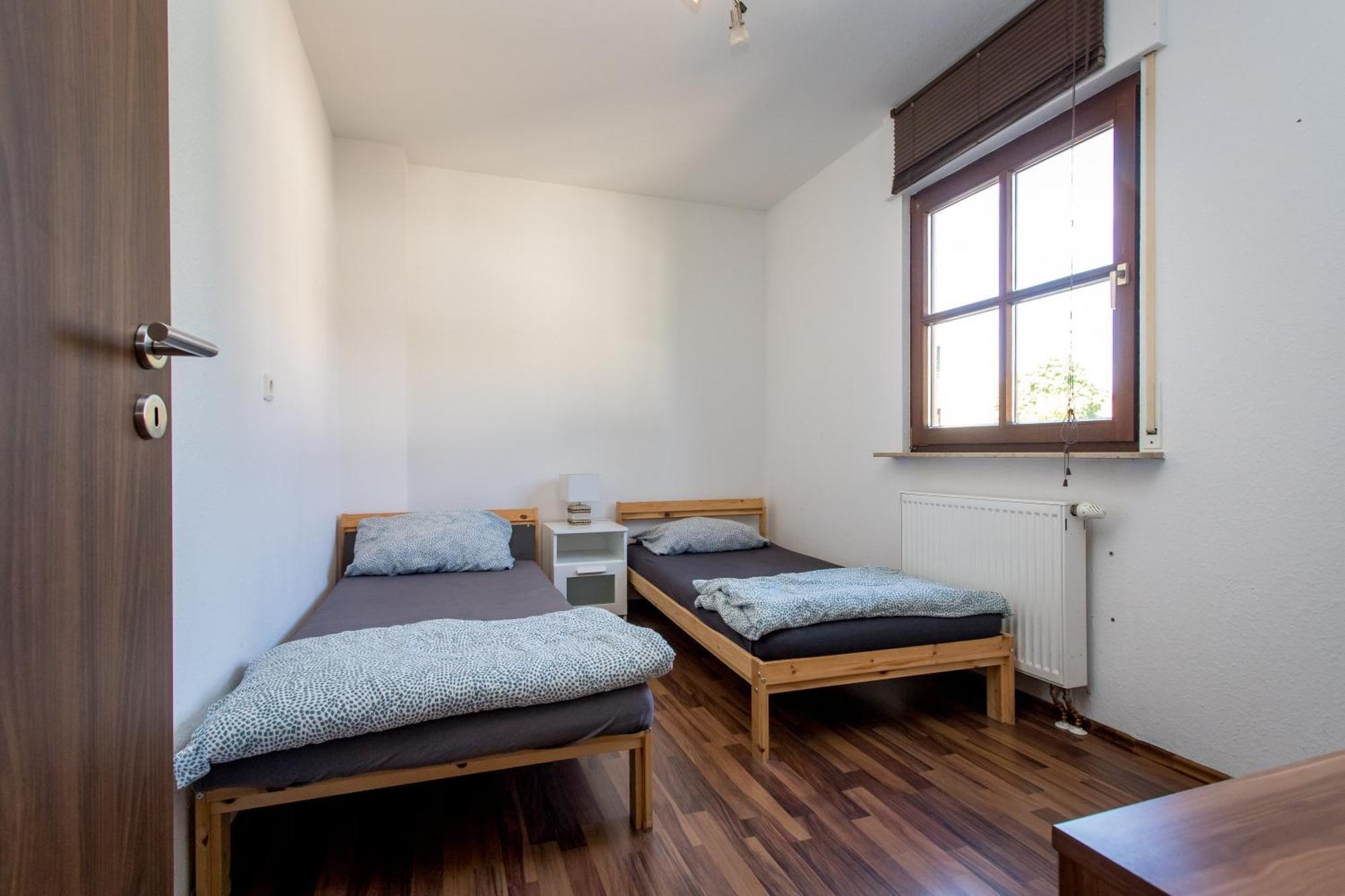 Ferienwohnung Mit 123Qm Fuer 8 Personen Mit Sehr Grossem Garten, Einfache Innen-Ausstattung Leipzig Dış mekan fotoğraf